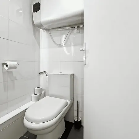 Convinient Souplex Basement 5mn Near Metro And Montmartre Apartment *
